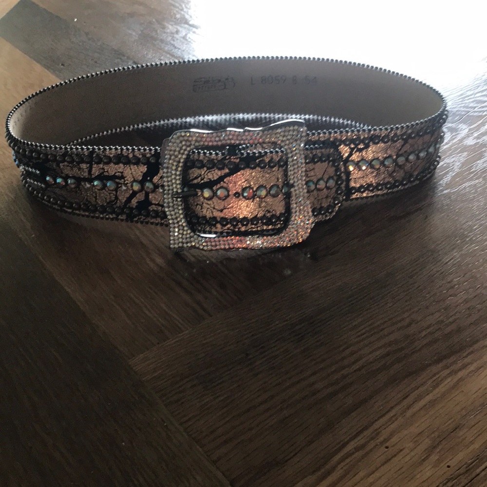 Gorgeous copper colored BB SIMON belt
